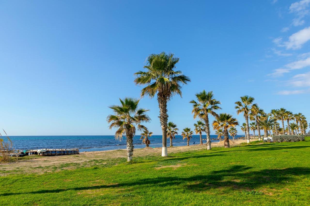 Villa Beach Heaven Paphos Eksteriør billede